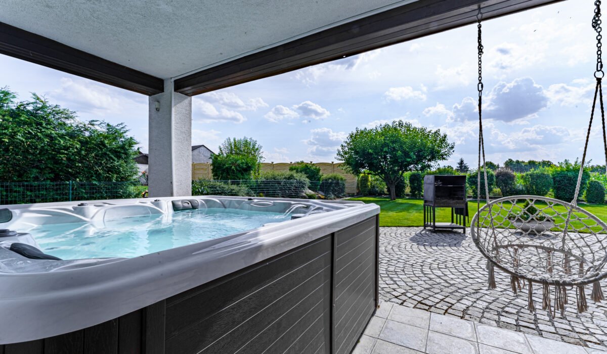 Prodej rodinného domu 9+1, Zlatníky-Hodkovice